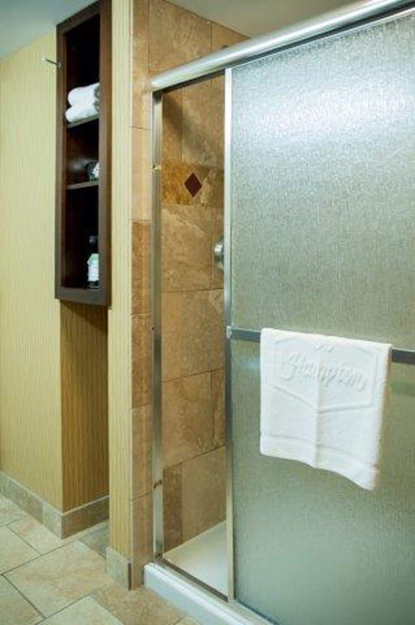 Hampton Inn & Suites Уотертаун Экстерьер фото
