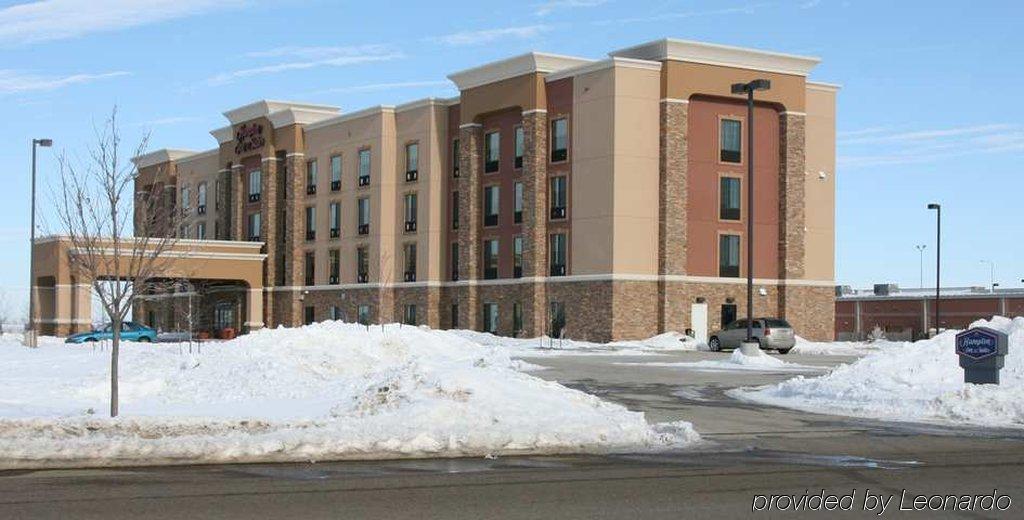 Hampton Inn & Suites Уотертаун Экстерьер фото