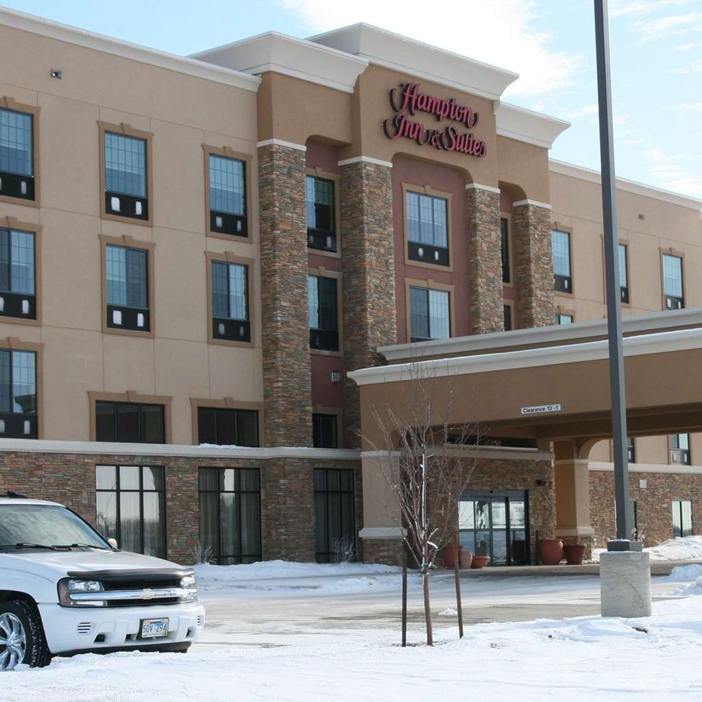 Hampton Inn & Suites Уотертаун Экстерьер фото
